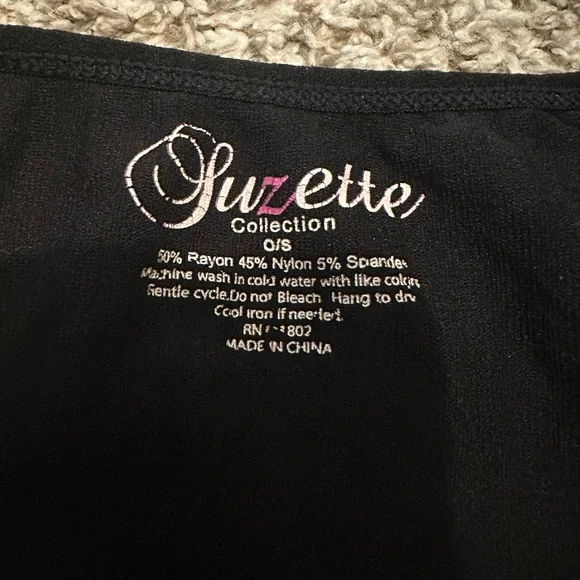 Suzette Ribbed Black Halter Stretch Tank - Picture 3 of 4